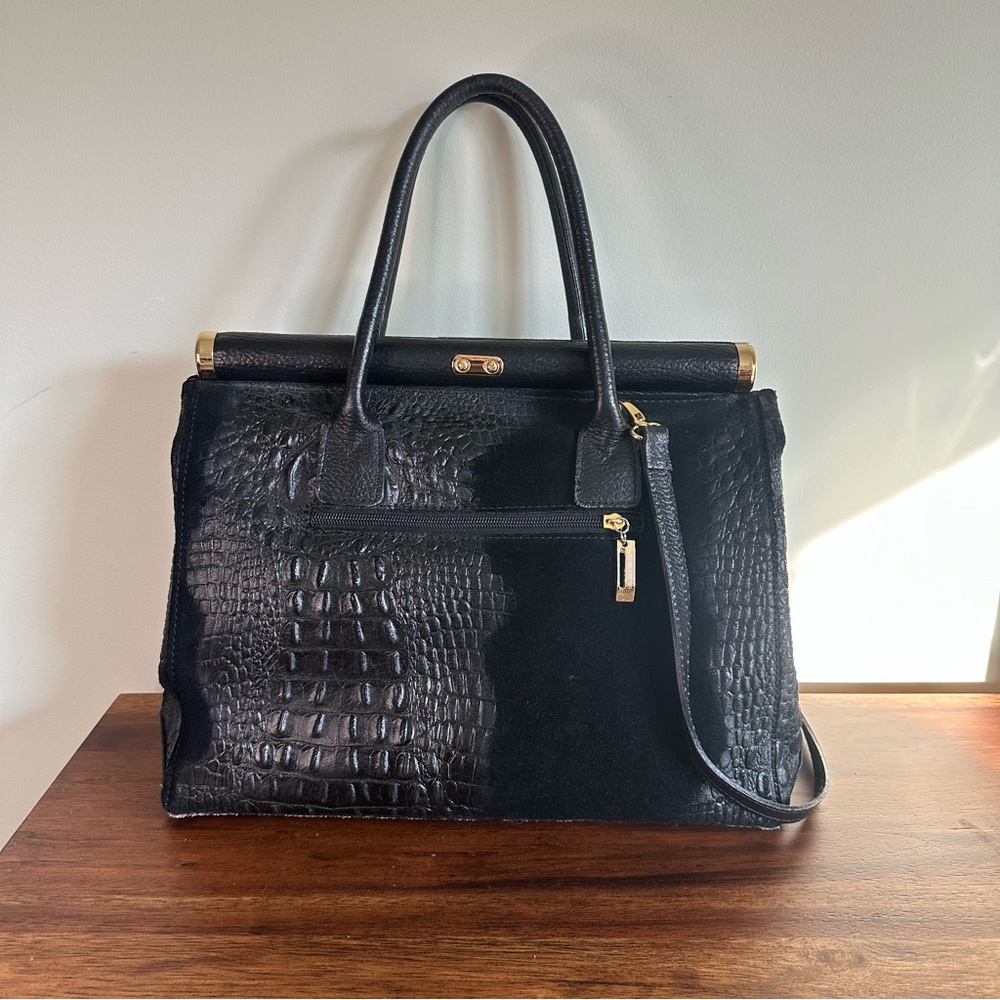 Valentino Black Leather Satchel with Gold color Hardware. - Picture 9 of 15